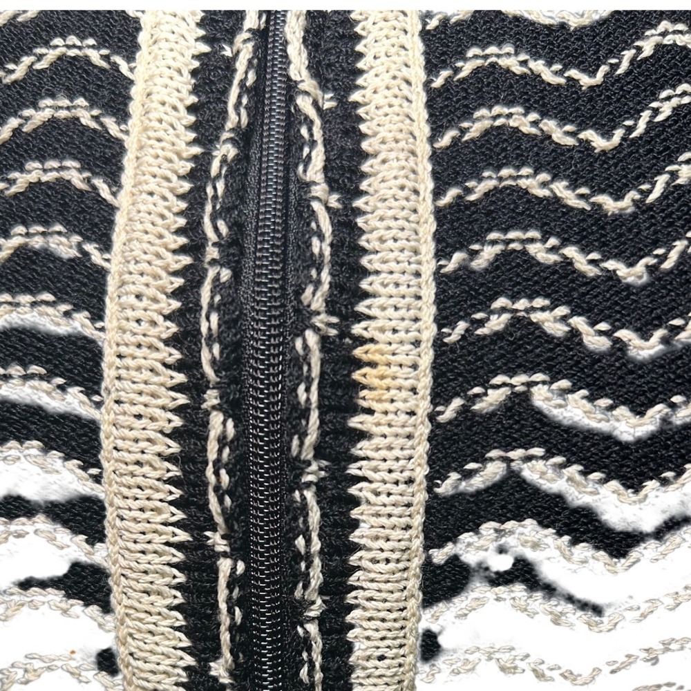 St John Collection Knit Jacket Black White Zigzag Trim Zipper Gold Accent Size 2 - Picture 9 of 9